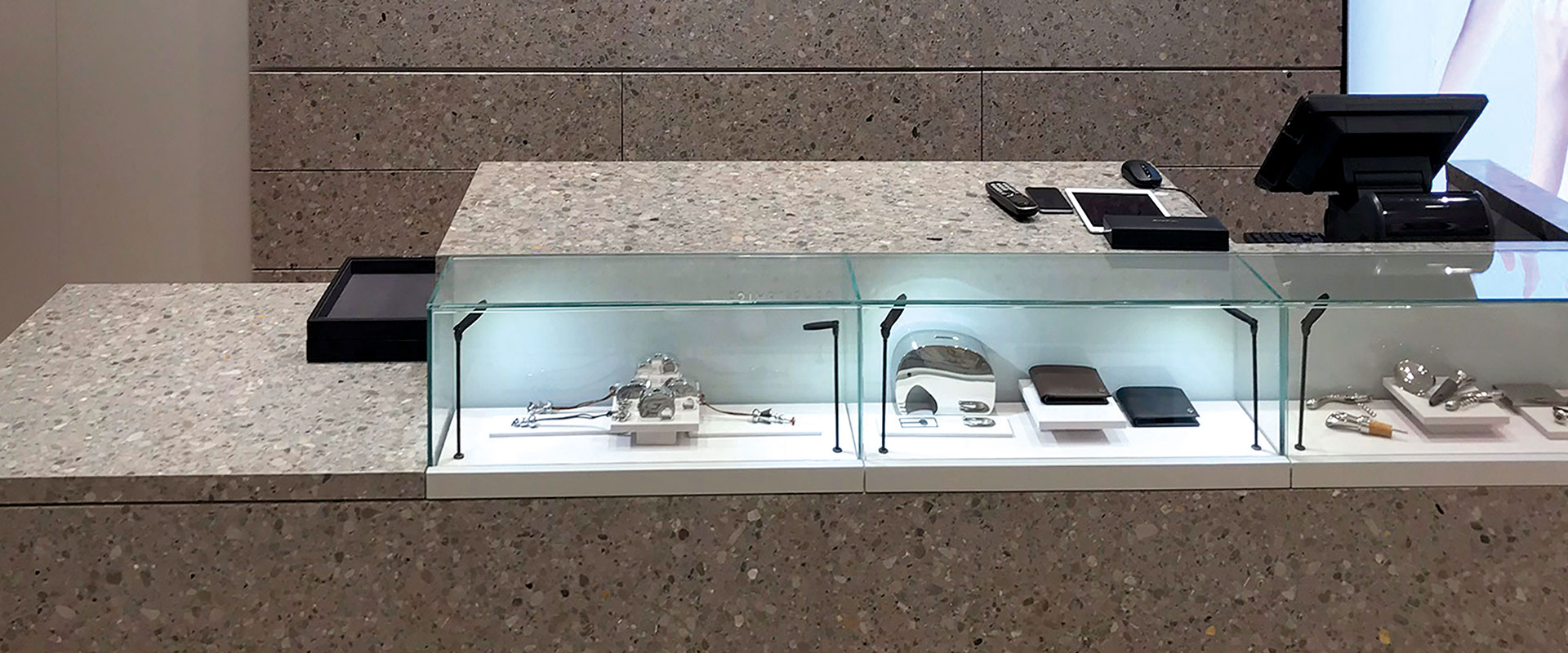 AGGLOTECH-progetto-George-Jensen-Dubai-slider-2 AGGLOTECH-progetto-George-Jensen-Dubai-slider-2